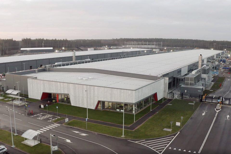 MS-Data-center-Sweden-960x640.original (1)